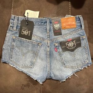 BNWT 501 LEVI micro shorts